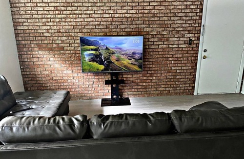 Mount Airy Apartment | 1-bedroom with WiFi and AC in superb Cincinnati