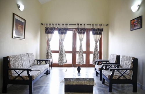 Fatrade Bed & Breakfast | 1 bhk Service Apartment in Goa with Mountain View