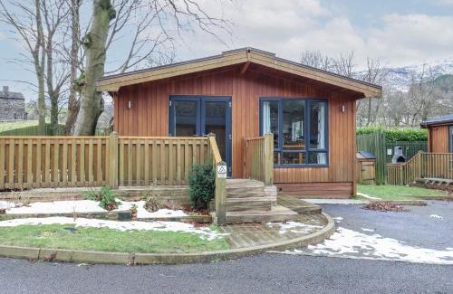 Saddleworth House | 1 Binn Green Lodge
