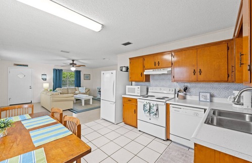Laguna Beach House | 1 Block to Beach Sleeps 7 Pet Friendly Laguana Beach