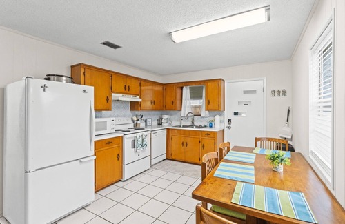 Laguna Beach House | 1 Block to Beach Sleeps 7 Pet Friendly Laguana Beach