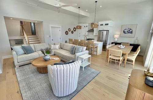 Sea Isle City House | 1 Block to Beach Mid-Island Elevator and a Pool Dreams do come true