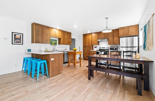 Orchard District House | 1 block to river! Central location - walk to downtown, river, shopsn