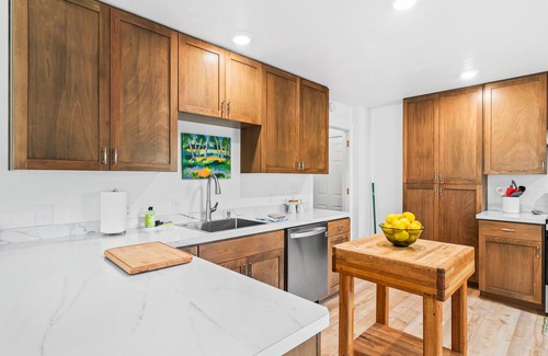 Orchard District House | 1 block to river! Central location - walk to downtown, river, shopsn