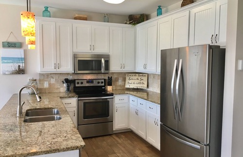 Laguna Beach Estates House | 1 Block to the Beach, Private POOL and FREE 6-Person golf cart!