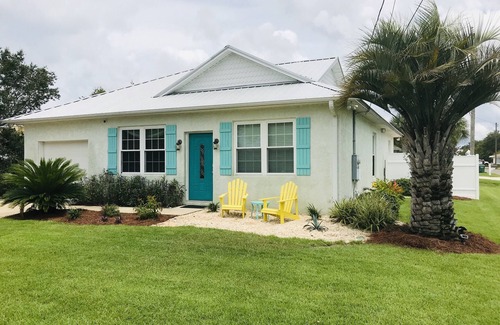 Laguna Beach Estates House | 1 Block to the Beach, Private POOL and FREE 6-Person golf cart!