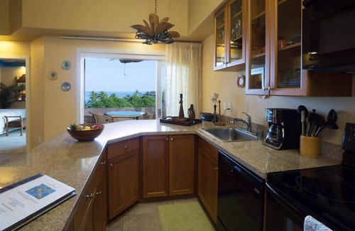 Kahaluu Bay Condo | 1 BR/2 BA Kona Coast Oceanfront Villa w/Private Lanai | Walk to Beach