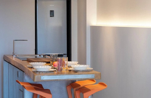 Riou - Petit Juas - Av de Grasse Apartment | 1-Br 75m² Duplex with Pool
