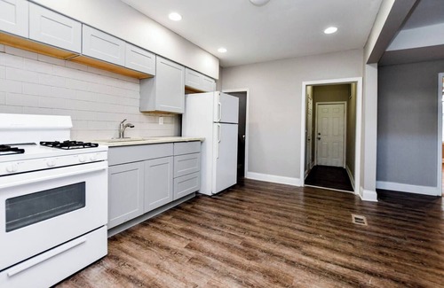 Parkview/Woodbrook Apartment | 1 BR apt, FREE WIFI & laundry, Baltimore Druid Hill Pk, Mondawmin Mall & Metro