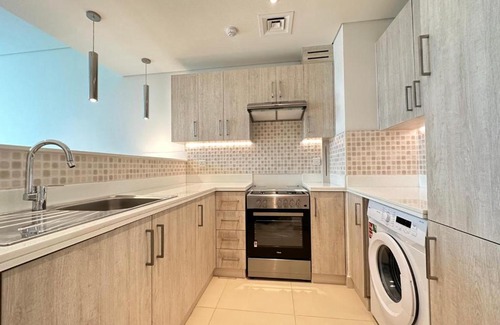 Palm Jumeirah Apartment | 1 BR Beach Access Apartment
