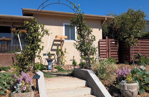 Lincoln Acres House | 1-br Cozy quiet getaway, great mattresses