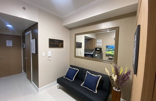 San Lorenzo Condo | 1 BR Fully Furnished Condo in Makati with Pool and Parking - Red Res. Unit 1132