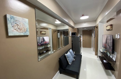 Barangay 76 Condo | 1 BR Fully Furnished Condo across MOA with Pool and Parking - Shore 3, Unit 1145