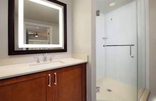 Central Beach Resort | 1 Br Marriott BeachPlace Towers