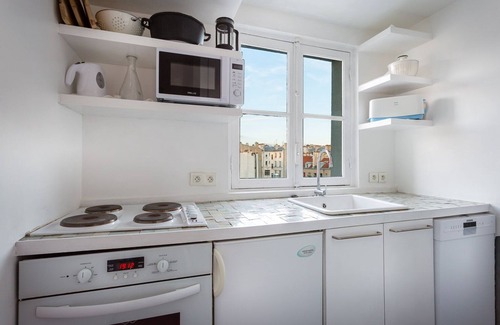Quartier de la Folie-Mericourt Apartment | 1 BR Upper Marais with A/C