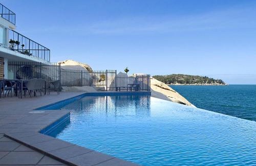 Nelly Bay Apartment | 1 Bright Point Apartment 5301