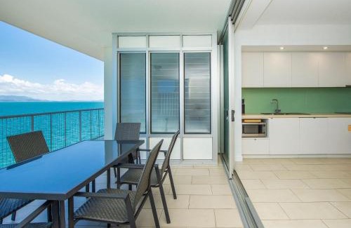 Nelly Bay Apartment | 1 Bright Point Apartment 5301