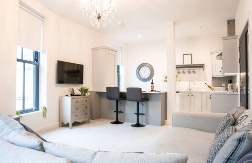 Lisnagunogue Apartment | 1 Bryan Street · Stylish 1-bed newly refurbished modern apartment