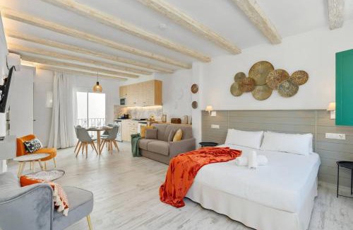Historic Center of Estepona Apartment | 1 Casa De la Luz Centro de Estepona Home4u