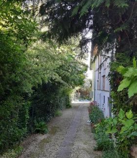 Saint-Julien-les-Villas Bed & Breakfast | 1 Chambre double "Le Devenir"