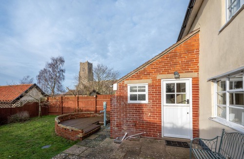Blythburgh House | 1 Church Farm - Three Bedroom House, Sleeps 5