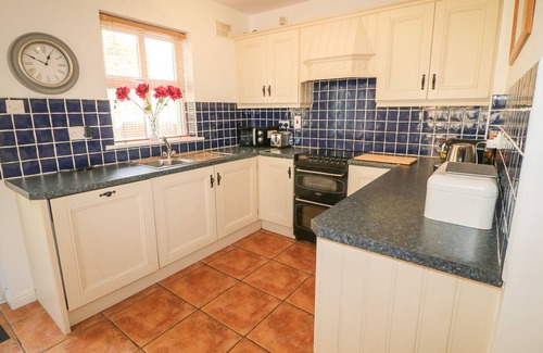 Rosscarbery Cottage | 1 CLOSHEEN LANE, pet friendly in Rosscarbery, County Cork