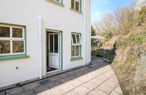 Rosscarbery Cottage | 1 CLOSHEEN LANE, pet friendly in Rosscarbery, County Cork
