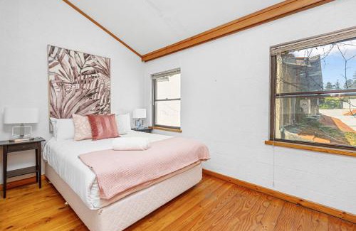 Cottesloe Apartment | 1 Cottesloe - Steps From Beach - Sleeps 3 Wifi