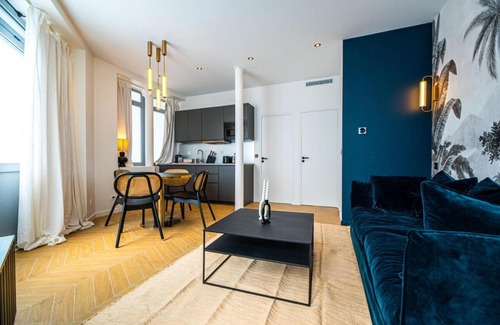 15th Arrondissement Apartment | 1 Cozy 1BR Exhibition Centre Porte de Versailles