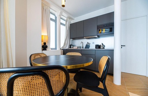 15th Arrondissement Apartment | 1 Cozy 1BR Exhibition Centre Porte de Versailles
