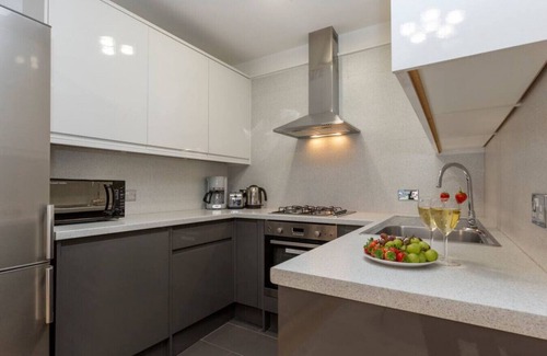 Camden Town Apartment | 1 CT - Olivia Suite · Deluxe Central London Camden Apartment