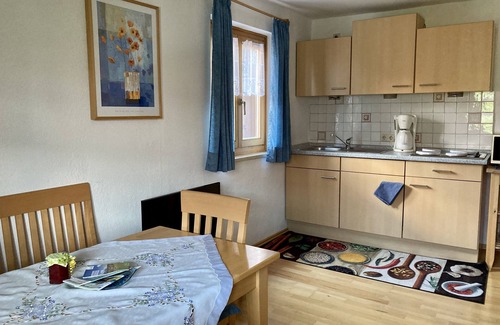 Blindau Apartment | (1) Drei-Raum-Ferienwohnung 60qm, 2 - 5 Personen, 2 Schlafzimmer mit Doppelbett, Wohnküche, große Balkonterrasse