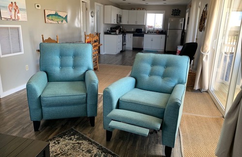 East End House | 1 Fish, 2 Fish. Great beach views, great value - updated 2/2 - No Hidden Fees