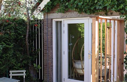 Municipality of Wijdemeren Bed & Breakfast | 1 for 2