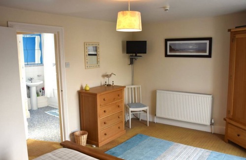 Barmouth Apartment | 1 Glan y Werydd House; Welsh Coast Holidays, minutes from beach