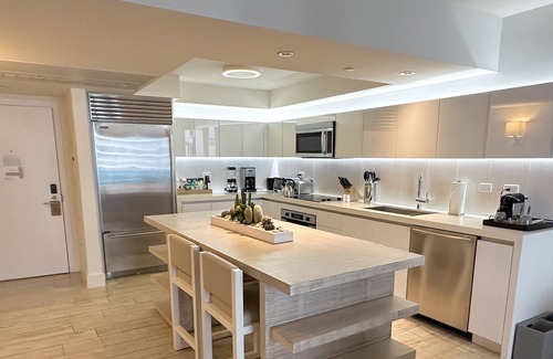 Bayshore Condo | 1 Hotel 1/1.5 Balcony Ocean View