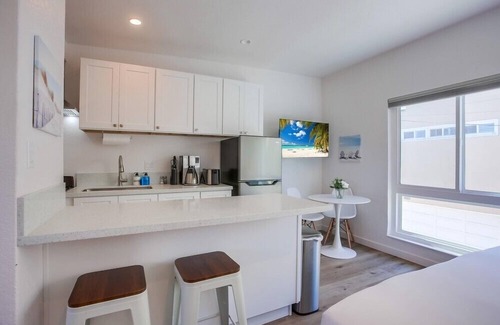 Mission Beach Condo | 1 HOUSE TO OCEAN * NEW REMODEL * TOP LEVEL * A/C