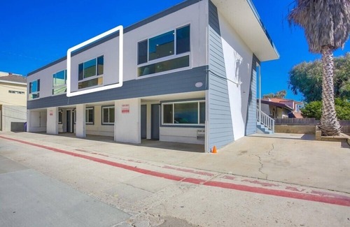 Mission Beach Condo | 1 HOUSE TO OCEAN * NEW REMODEL * TOP LEVEL * A/C