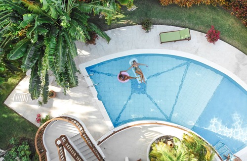 Westerhall Land Settlement House | #1 in Grenada! PRIVATE 2-Acre Waterfront Retreat w/Tennis Court, Housekeeping!