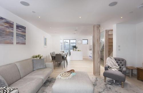 Newquay City Centre House | 1 Island Reach