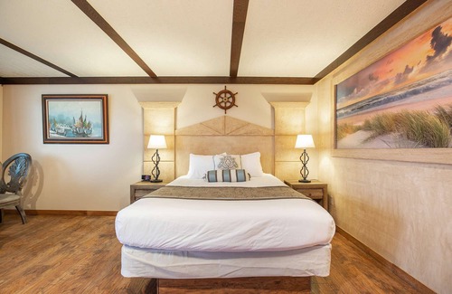 Ocean Shores Hotel | 1 King Bed, 1 Queen Bed in a separate room, Walk to Beach, Pet Friendly