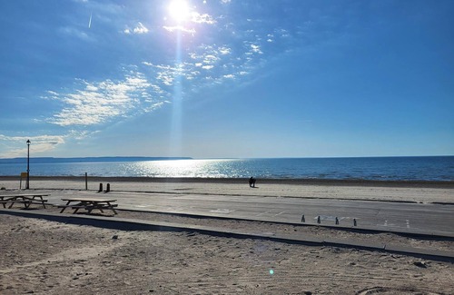 Wasaga Beach House | 1 km to Beach 1! WASAGA BEACH