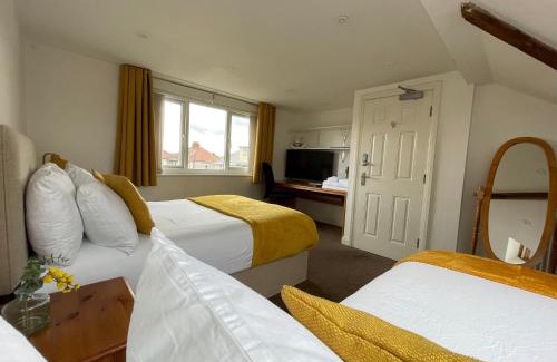 Slyne House | 1 Lathom Ave - Parking, 2 Bathrooms, Comfortable, Welcoming, Nice Area