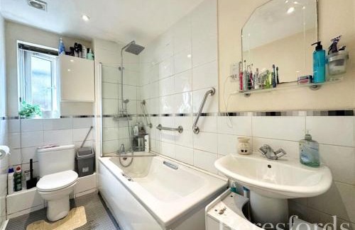 Dagenham Apartment | 1 Luxury & Stylish Studio Flat