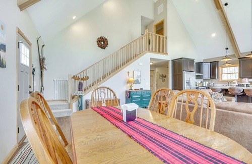 Alpine Lake Cabin | < 1 Mi to Alpine Lake: Cabin w/Furnished Deck!