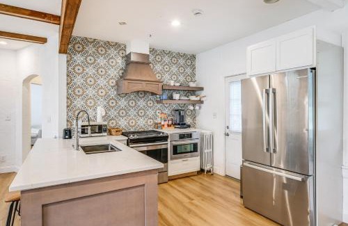College Park House | 1 Mi to Arts District Modern Hyattsville Hideaway
