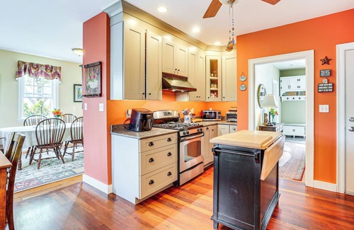 Manchester-by-the-Sea Cottage | 1 Mi to Beach: Manchester-by-the-sea Retreat!