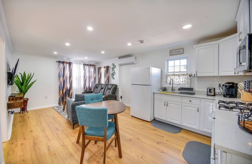 Norfolk Apartment | < 1 Mi to Beaches: Central Norfolk Apartment!