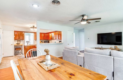 West Livingston House | < 1 Mi to Boat Ramp: Lake Livingston Retreat!