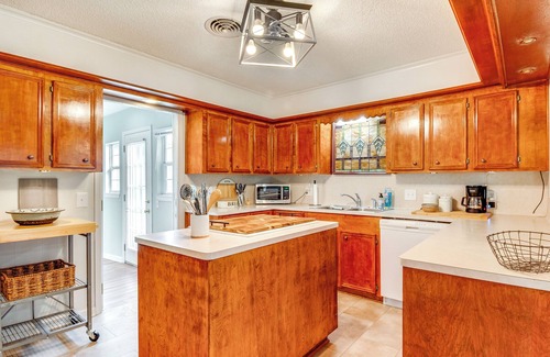 West Livingston House | < 1 Mi to Boat Ramp: Lake Livingston Retreat!